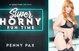 Шикарная дамочка Пенни Пакс сняла на камеру мастурбацию своей жаркой киски