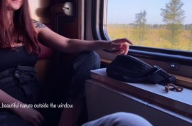 В поезде русскую рыжую девушку разводит на секс